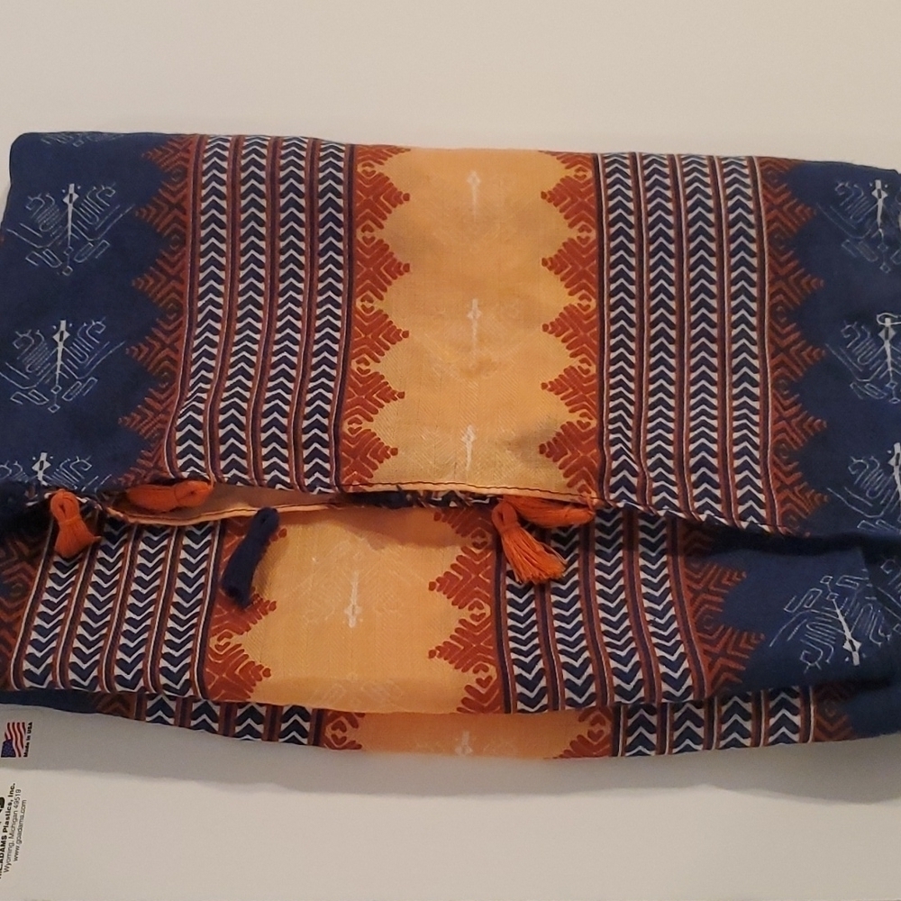 BEAUTIFUL Fringed Oblong Scarf